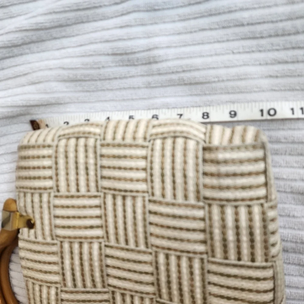 Carabella Vintage Italian Woven Cream Color Wooden Handle Women's Bag